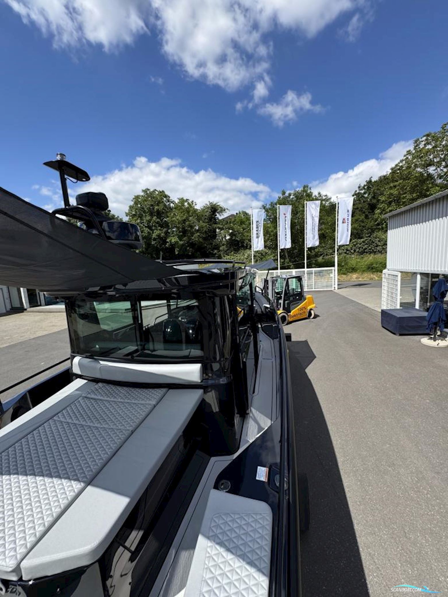 Brabus Shadow 500 Cabin