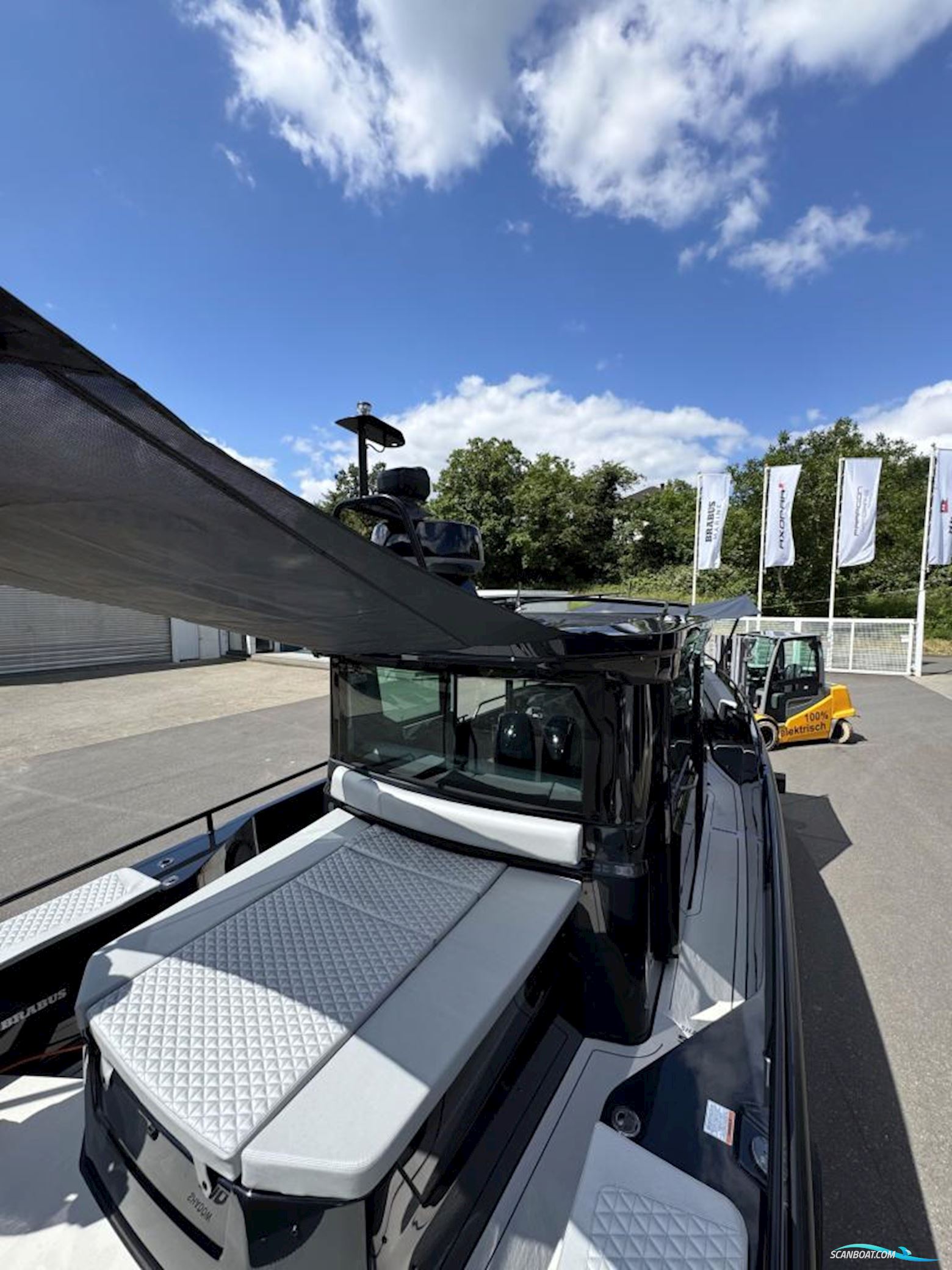 Brabus Shadow 500 Cabin