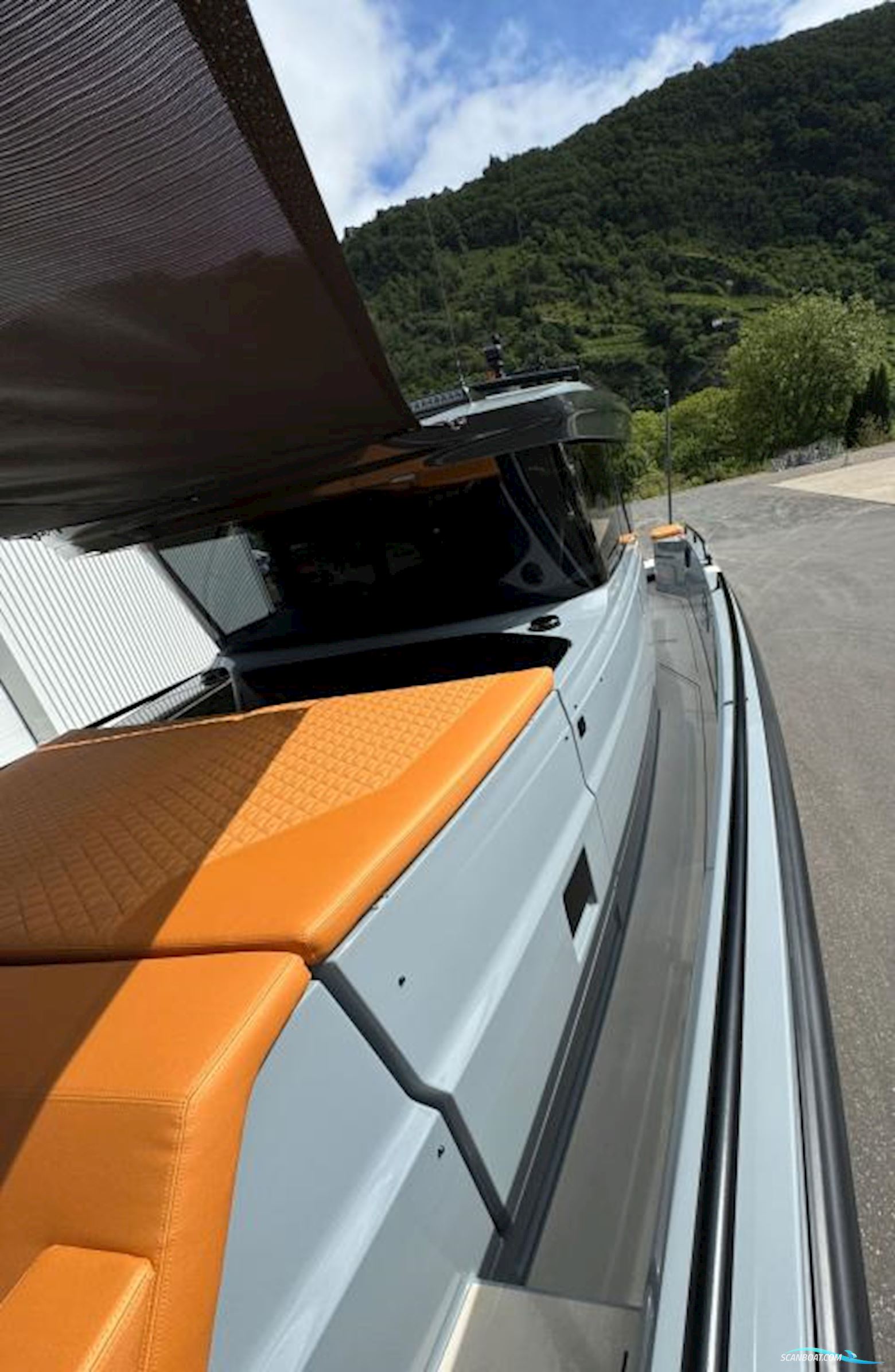 Brabus Shadow 900 Cross Cabin