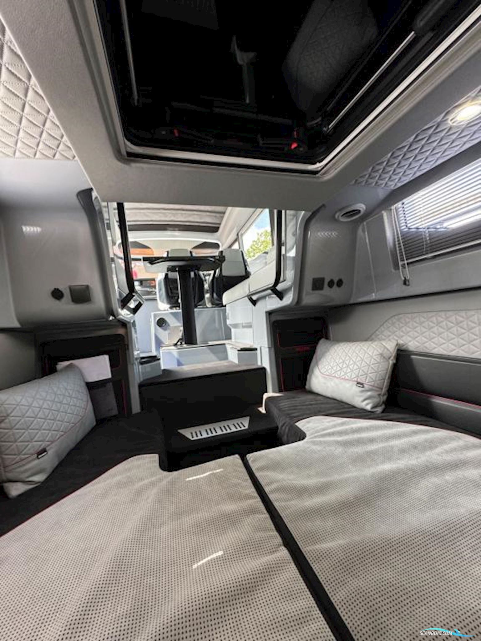 Brabus Shadow 900 Cross Cabin