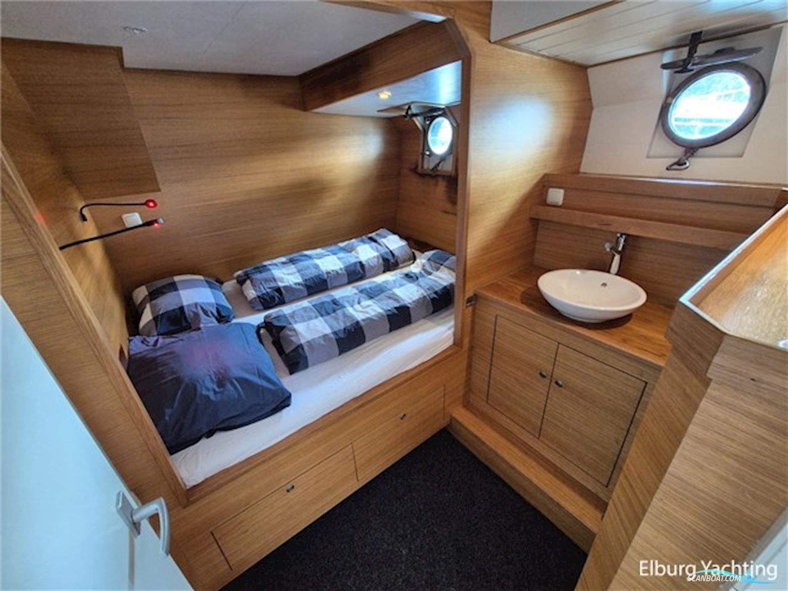 Bronsveen Spitsgatkotter 14.98 