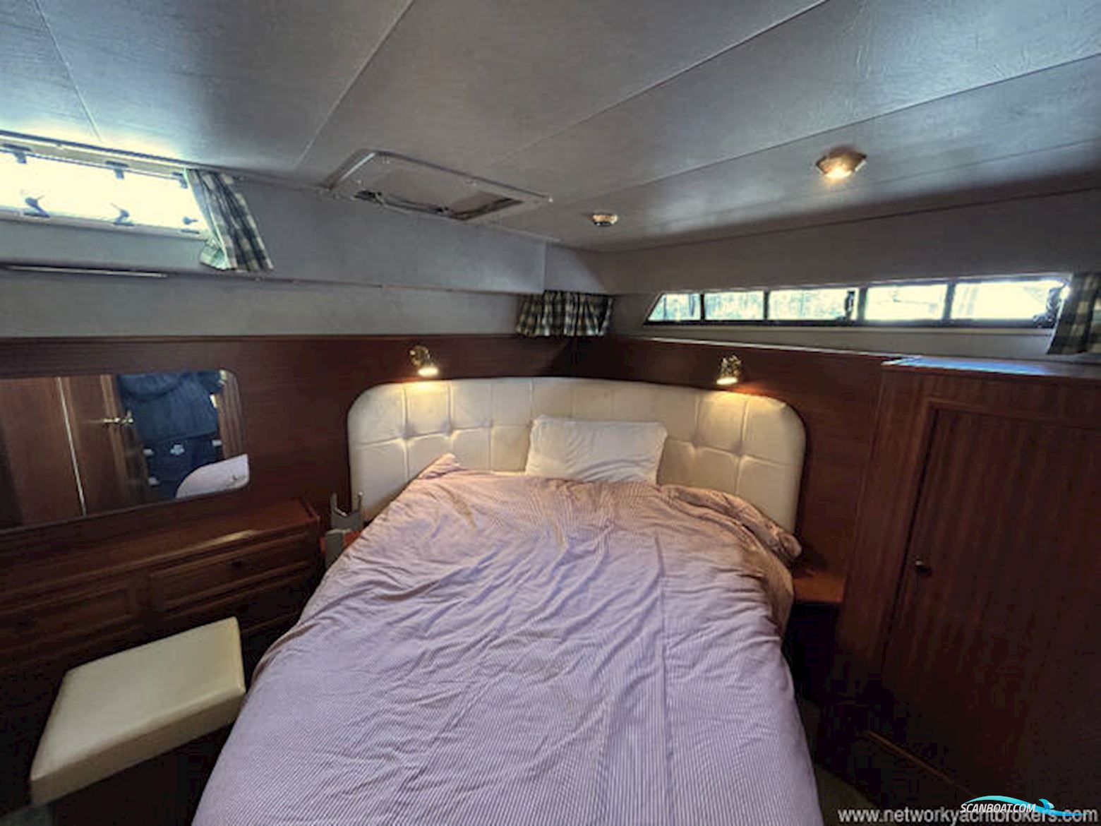 Broom 33