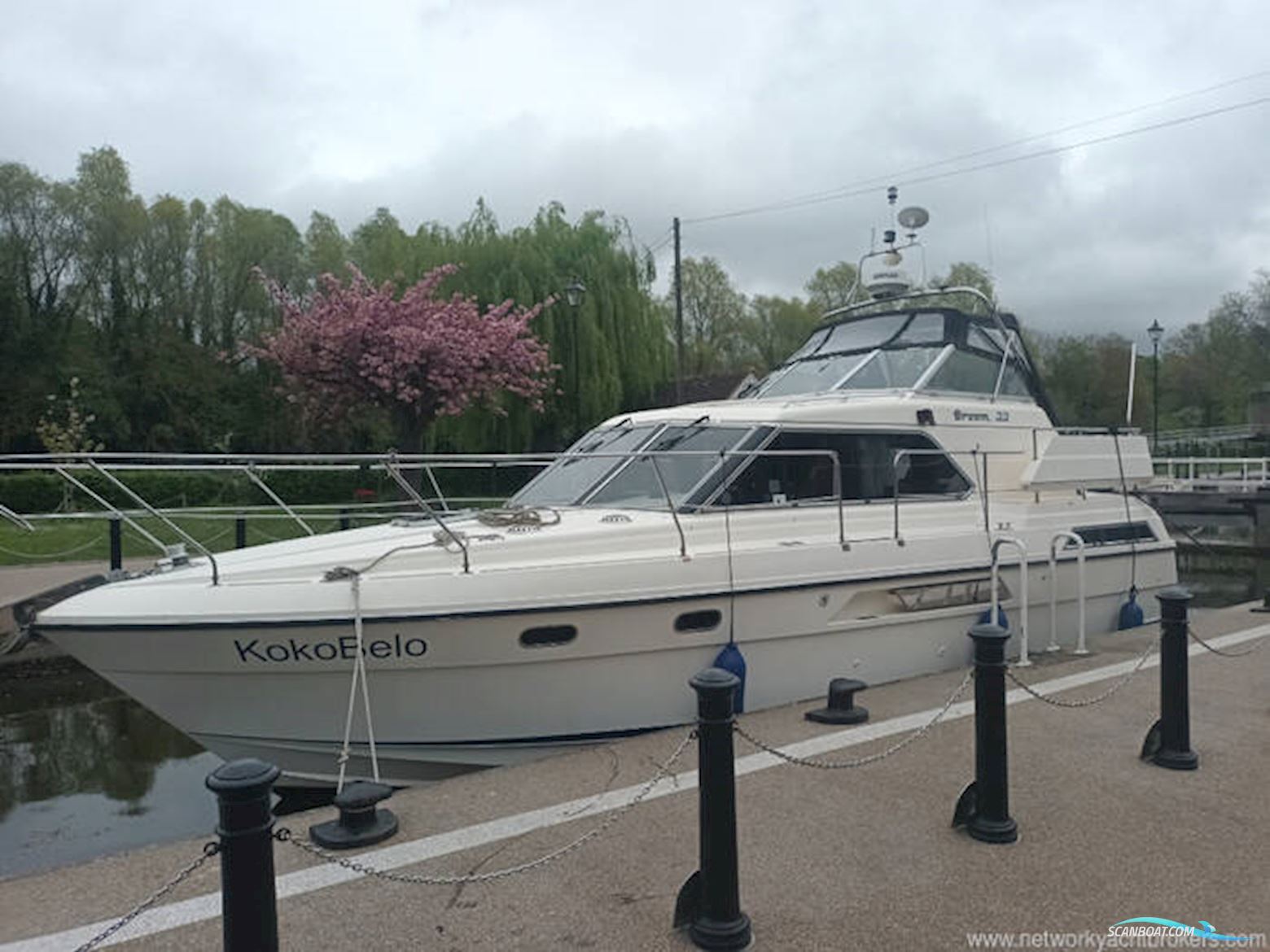Broom 33