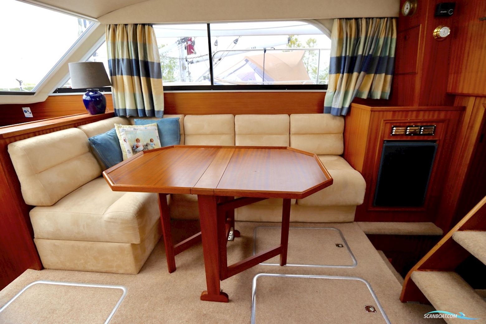 Broom 33