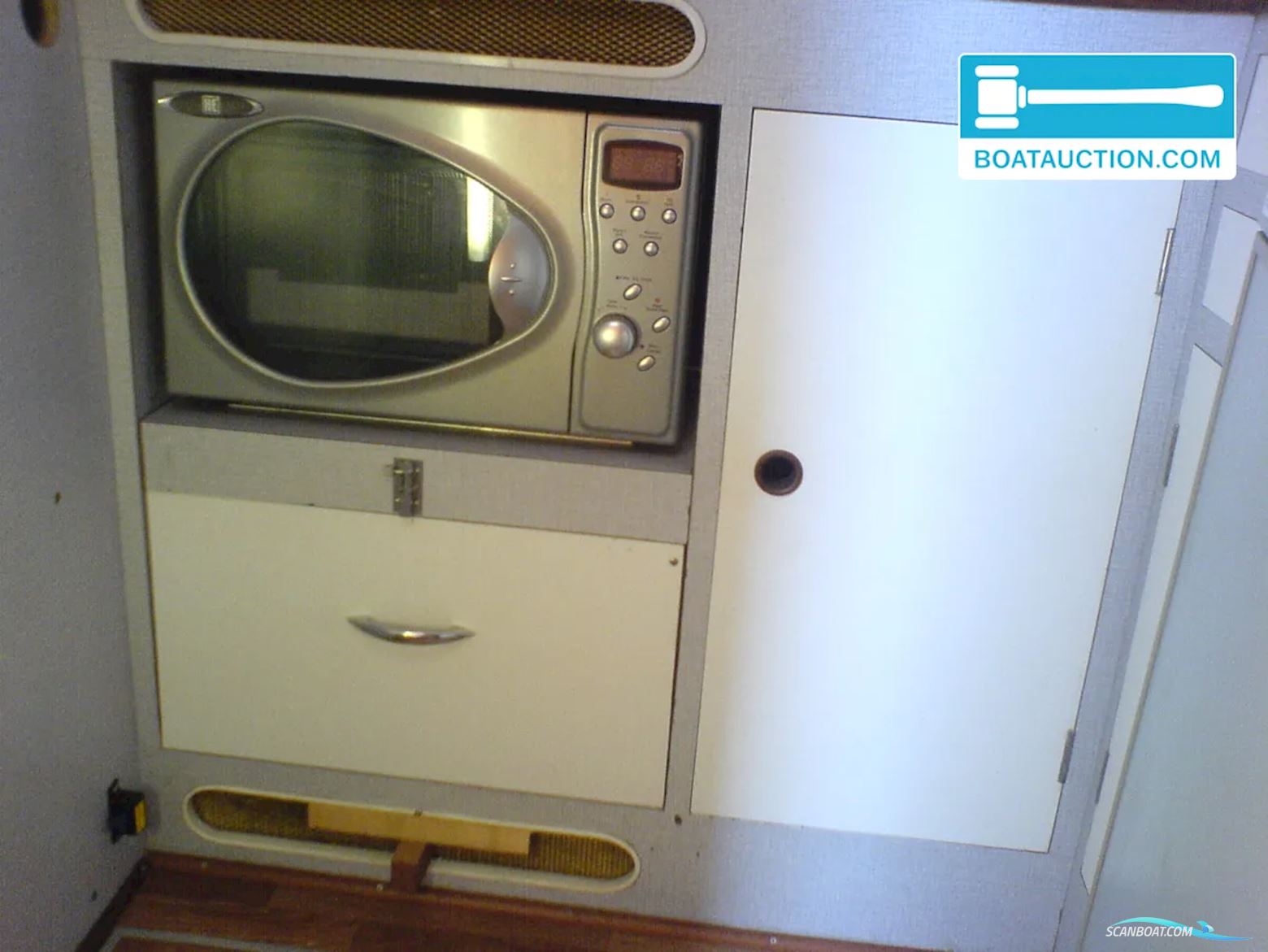 Broom 39 Continental