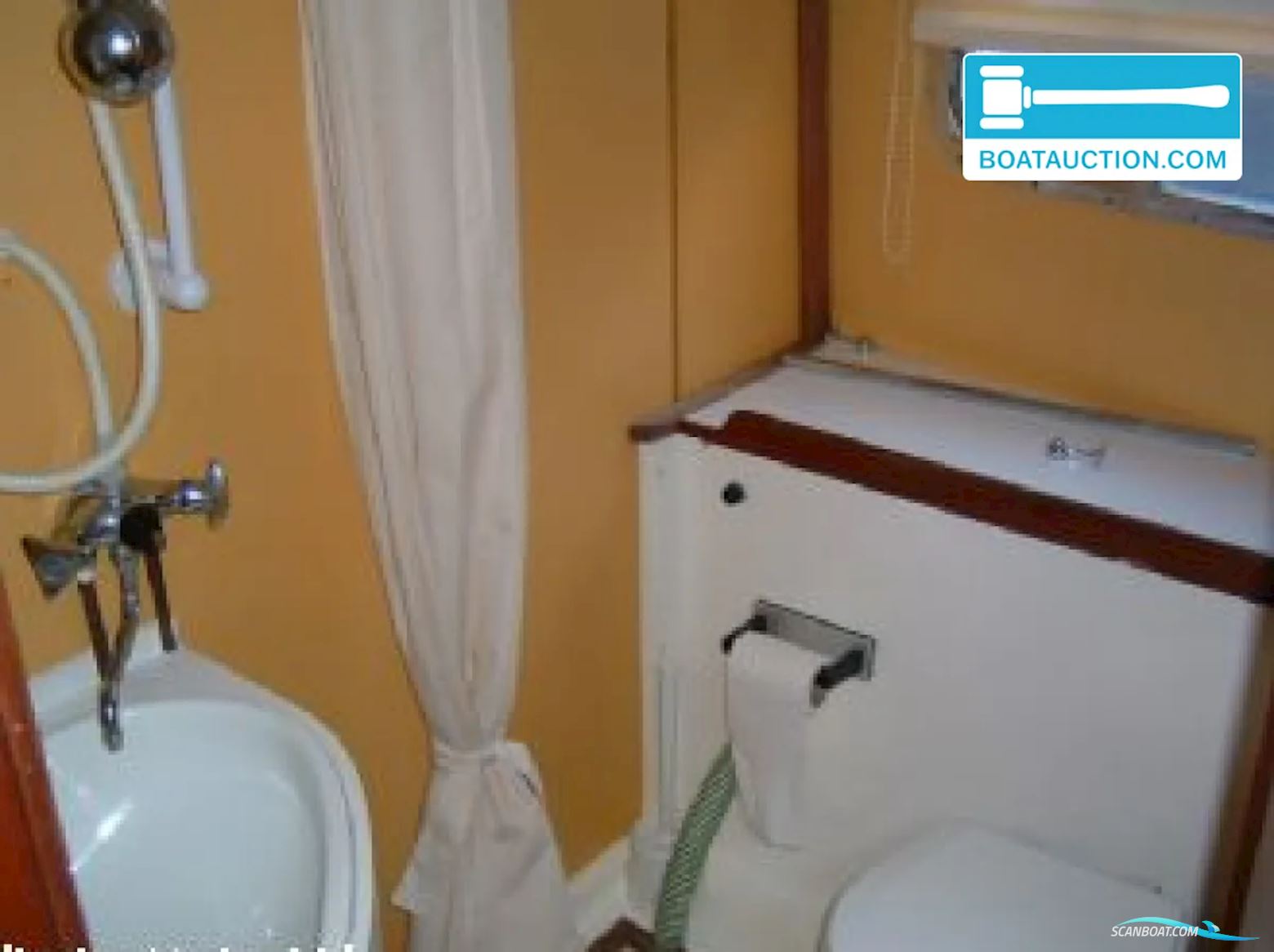 Broom 39 Continental