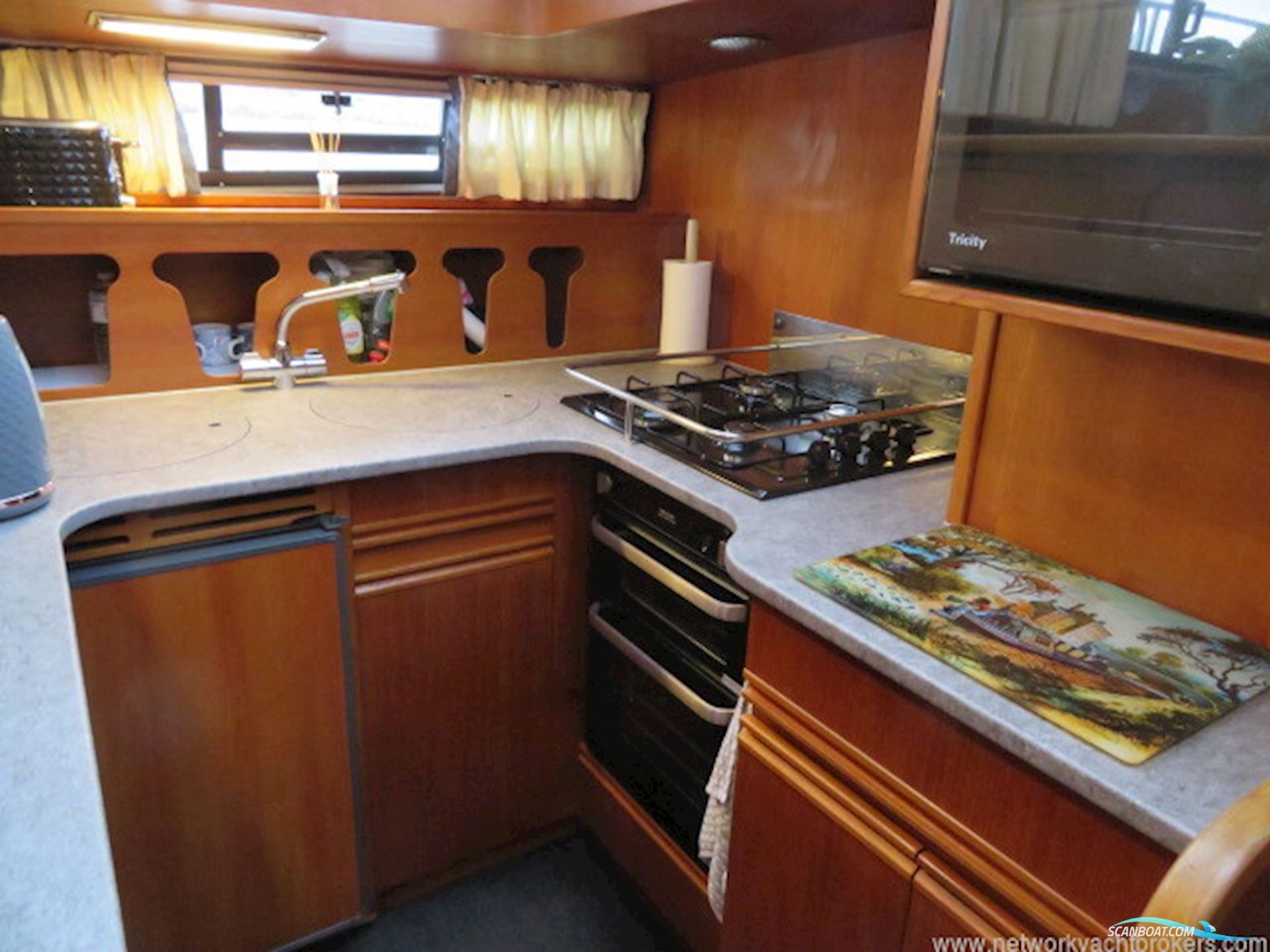 Broom 40 Monarch