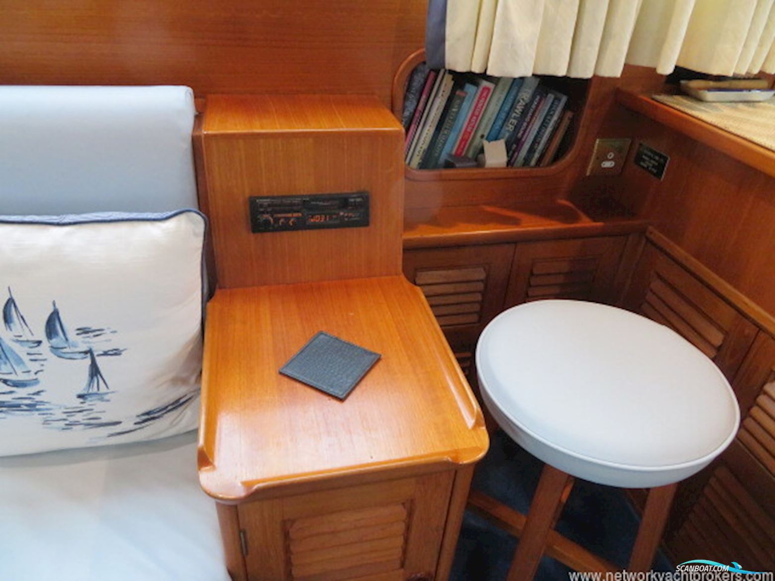 Broom 40 Monarch