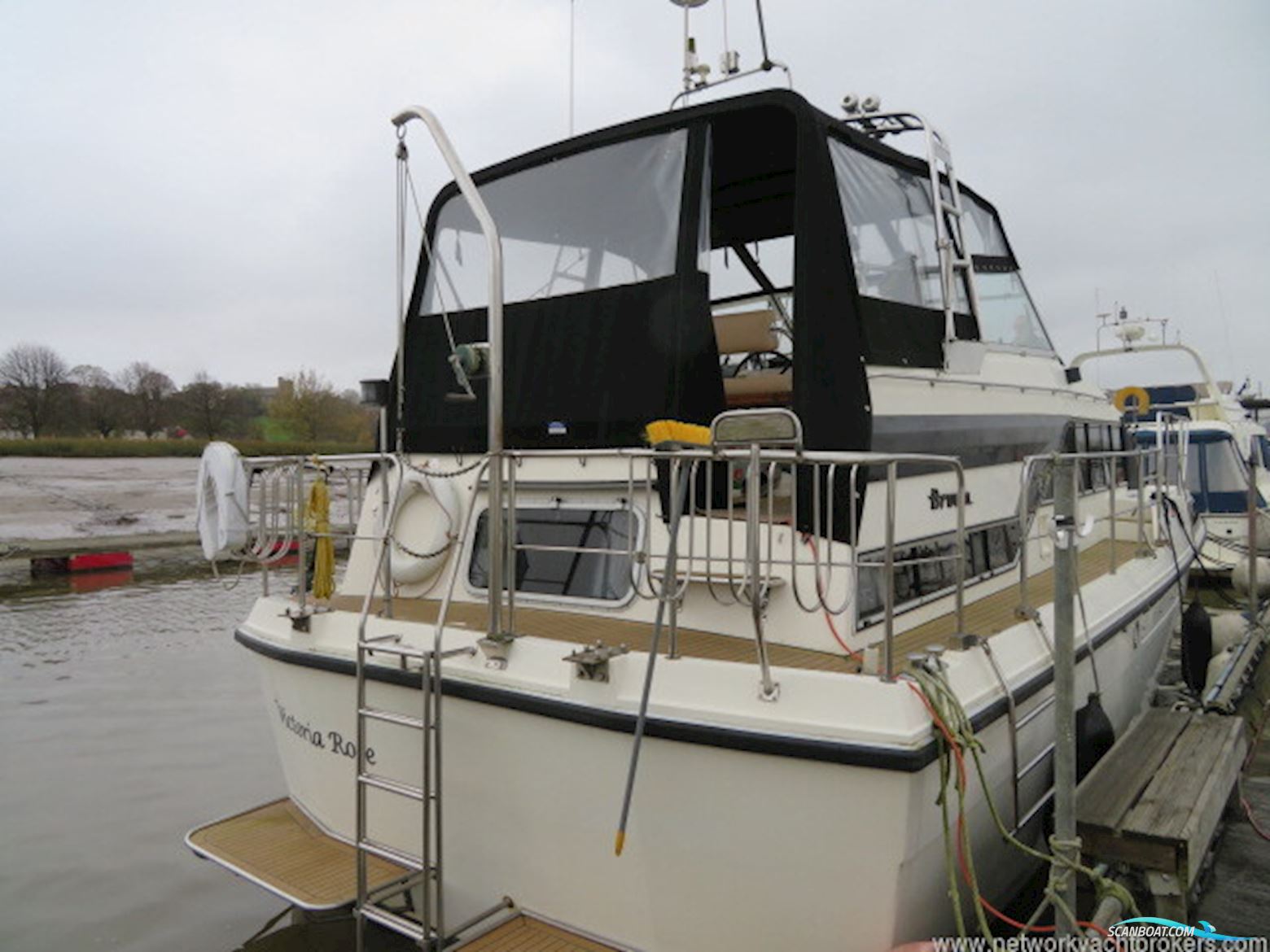 Broom 40 Monarch