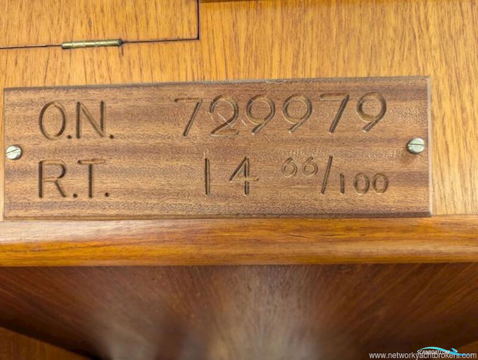 Broom Ocean 37