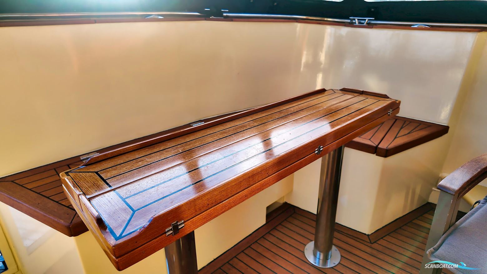 Bruce Roberts Euro 12.00 Flybridge