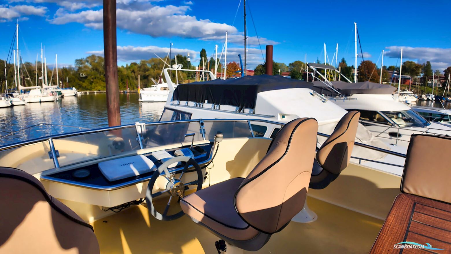 Bruce Roberts Euro 12.00 Flybridge