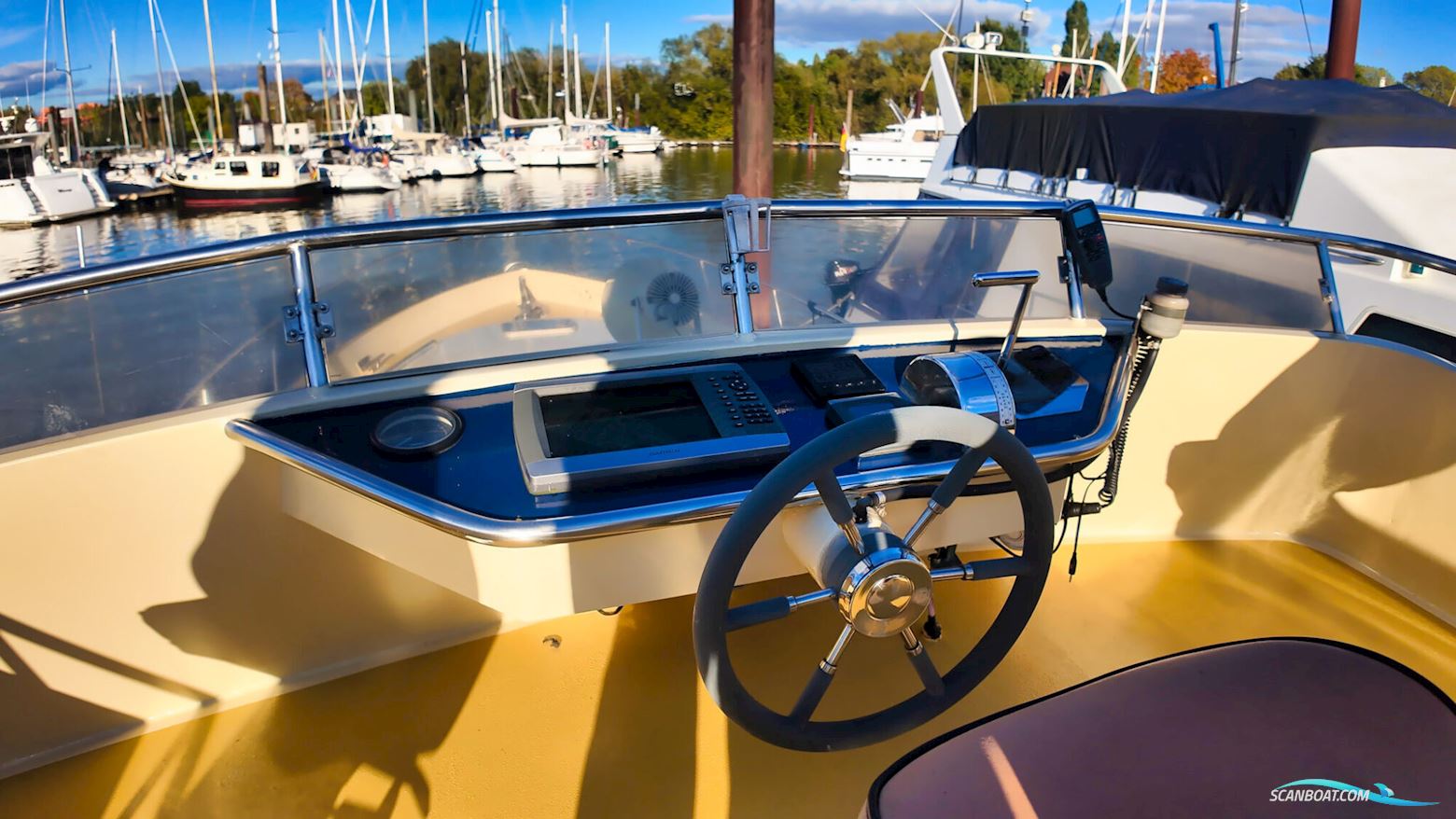 Bruce Roberts Euro 12.00 Flybridge