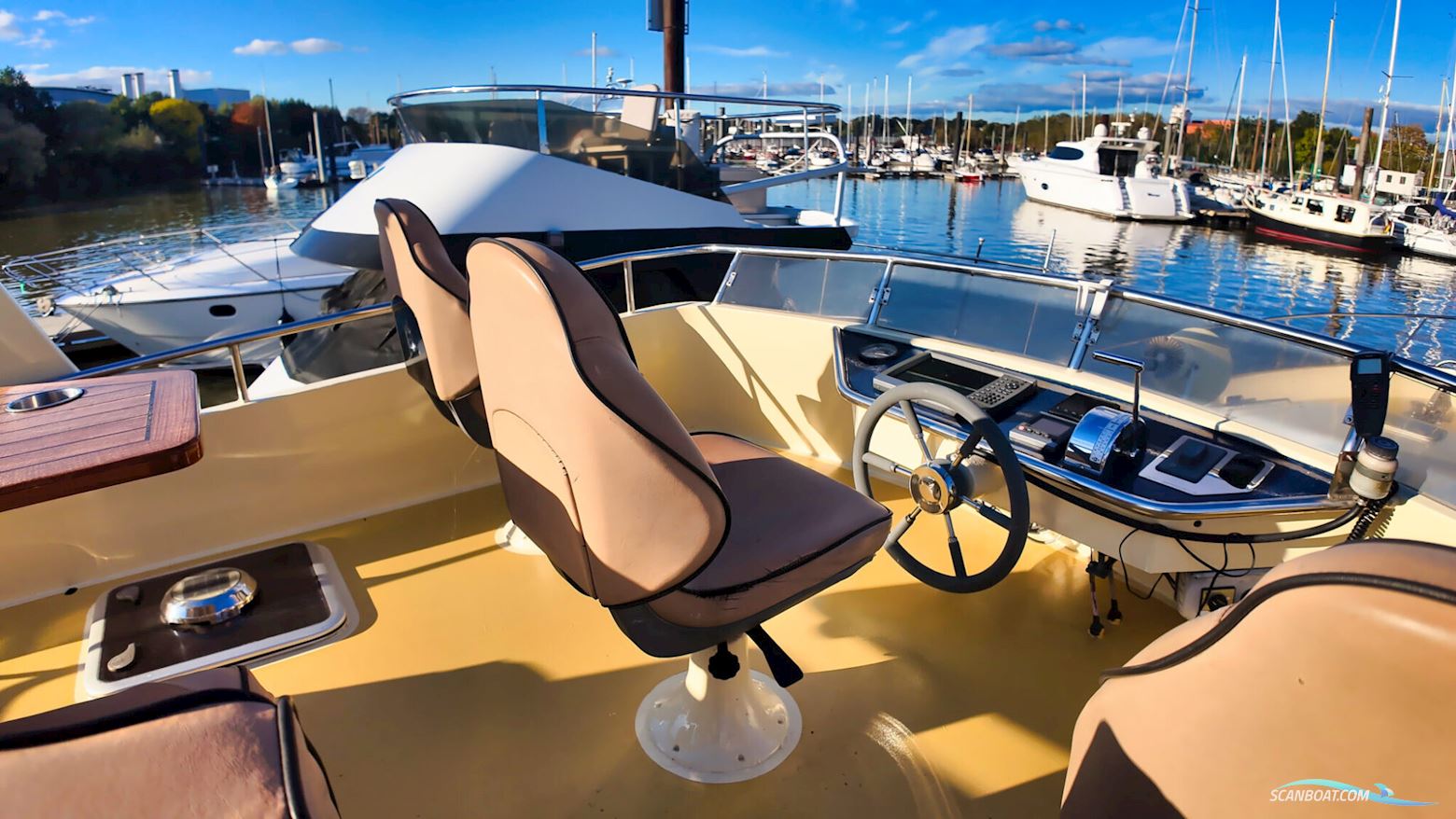 Bruce Roberts Euro 12.00 Flybridge