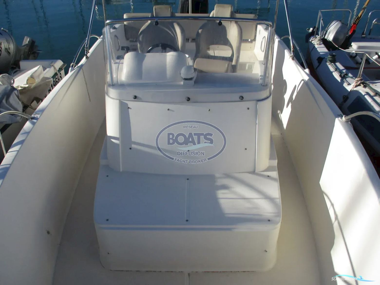 BRUNSWICK MARINE  QUICKSILVER 675 ACTIV OPEN