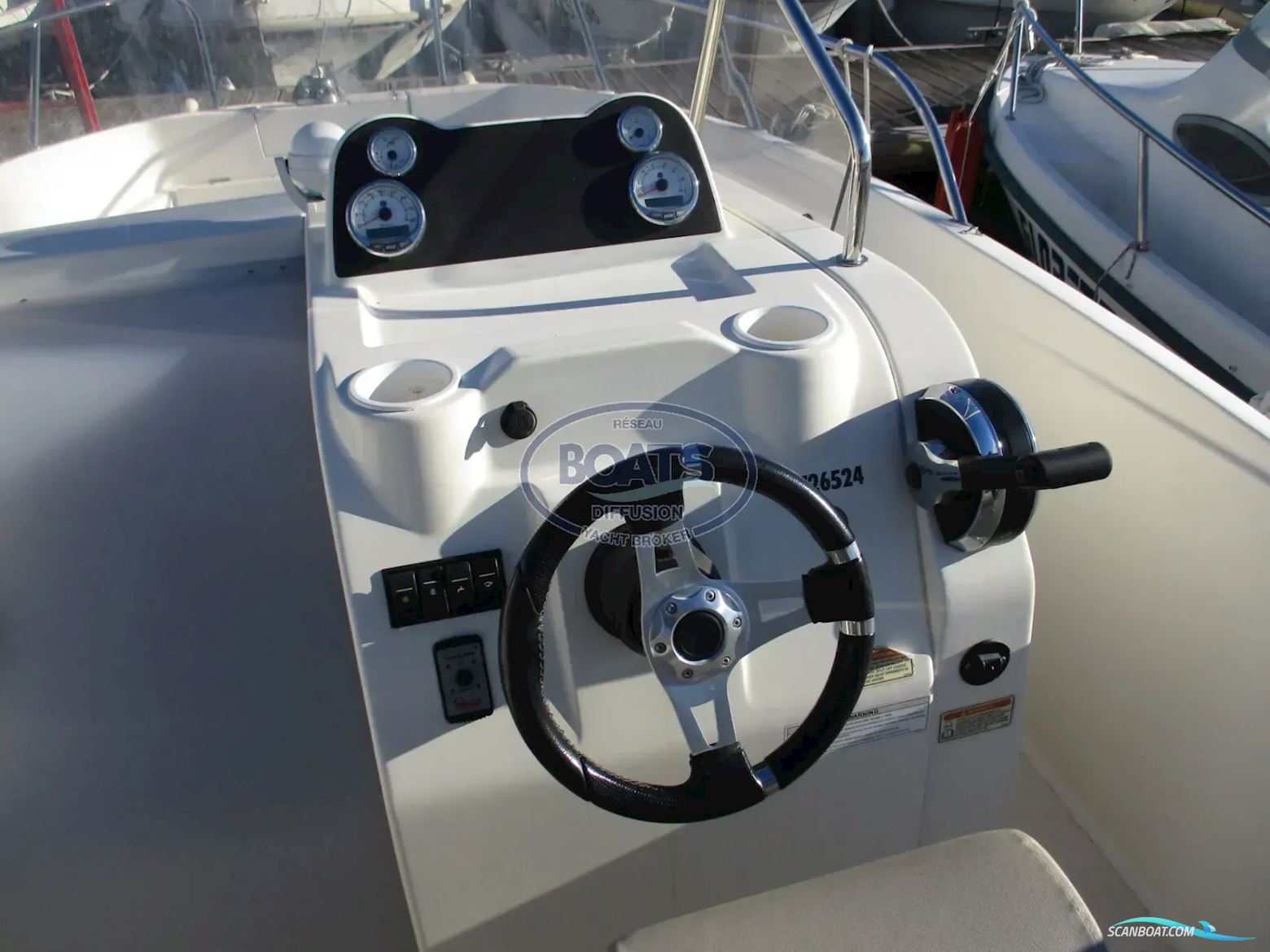 BRUNSWICK MARINE  QUICKSILVER 675 ACTIV OPEN