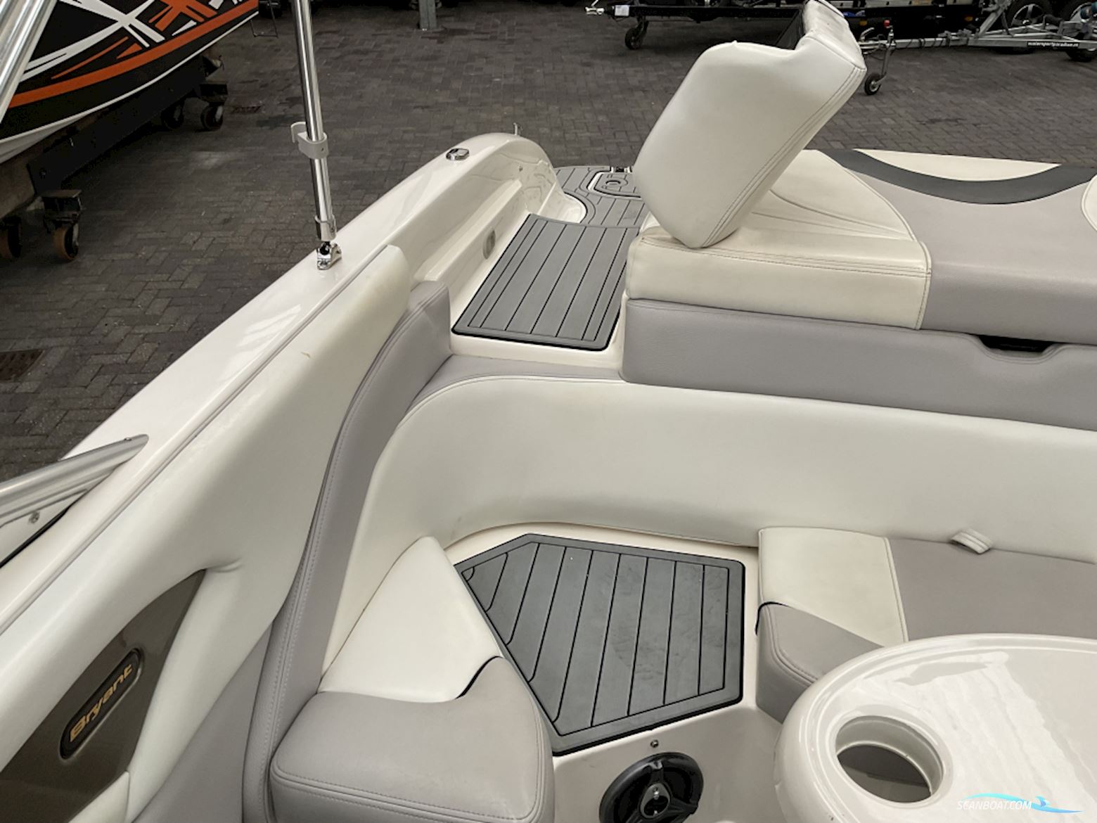 Bryant 246 Bowrider