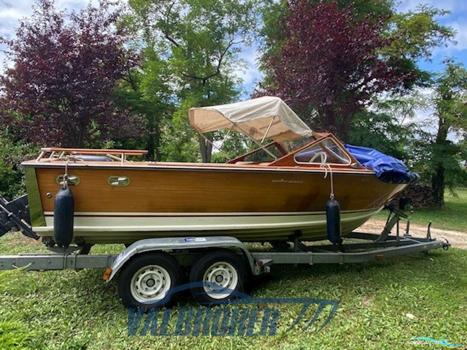 Cadenazzi Super Como Motorboten 1972, met Mercury V8 motor, France