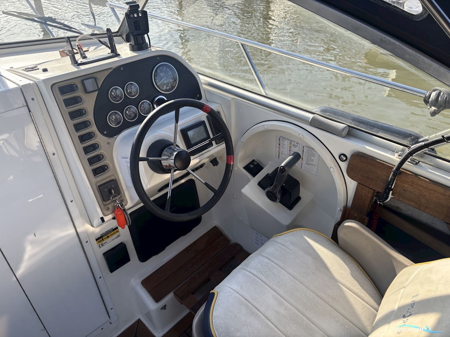 Campion 672 Explorer