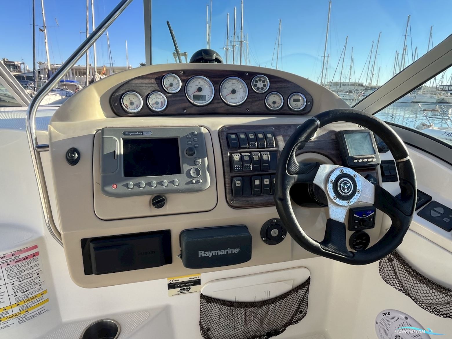 Campion Allante 825 Mid Cabin