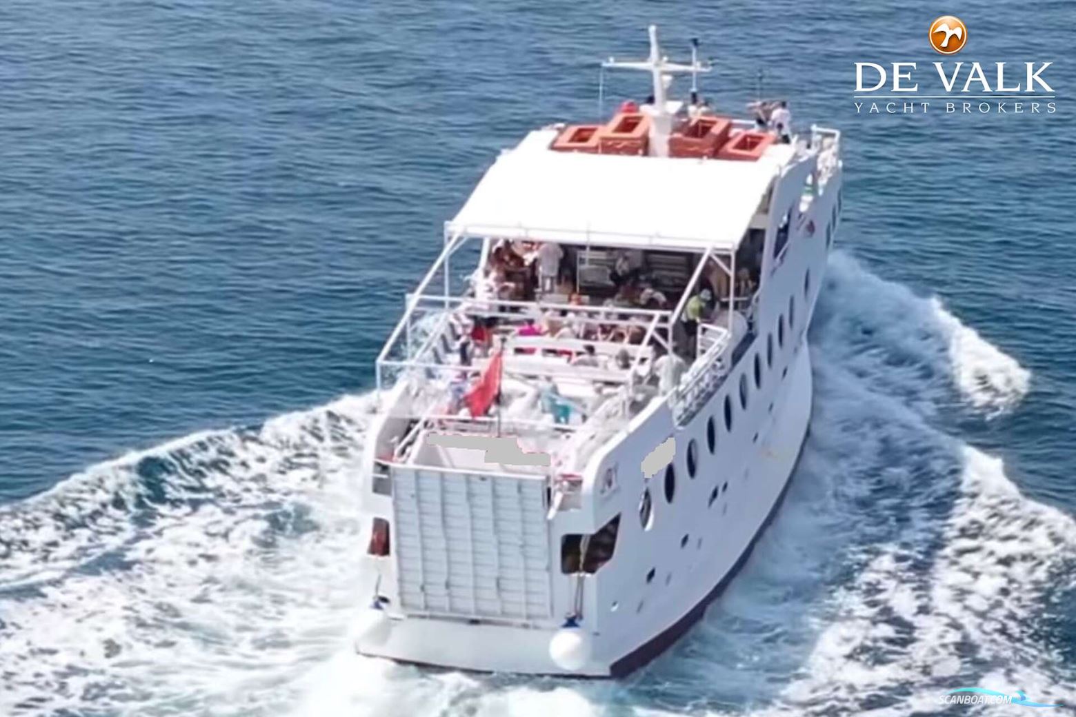 CAR/PASSENGERS FERRY 33