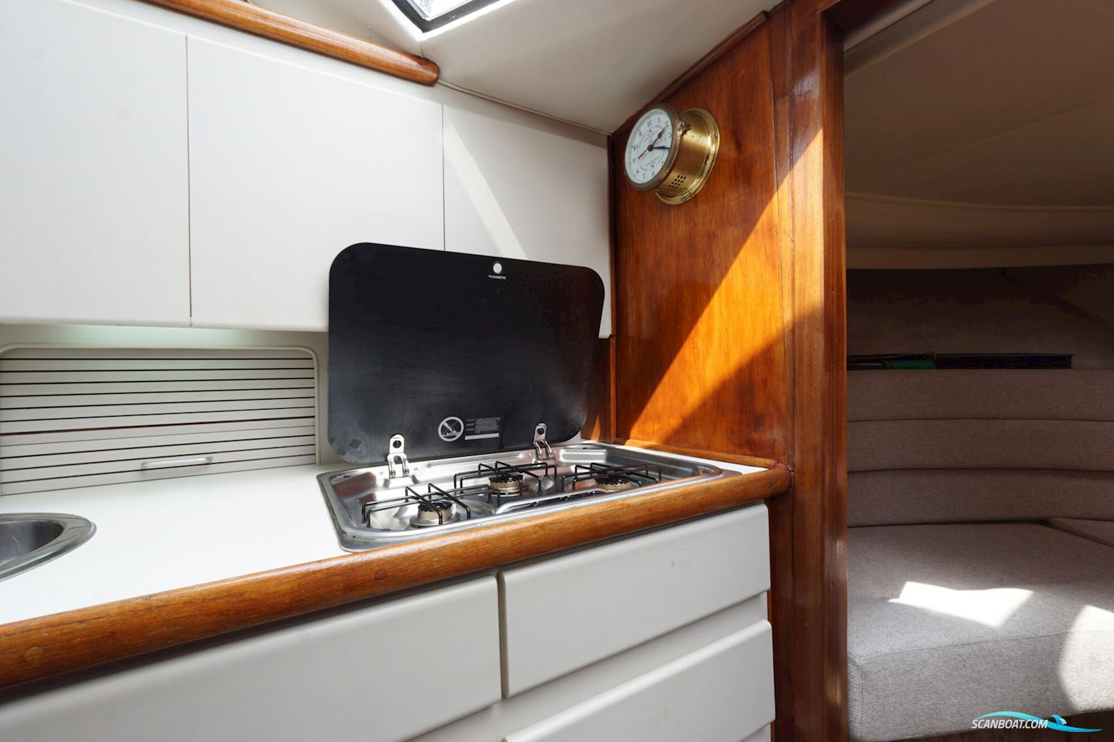 Carver 28 Flybridge
