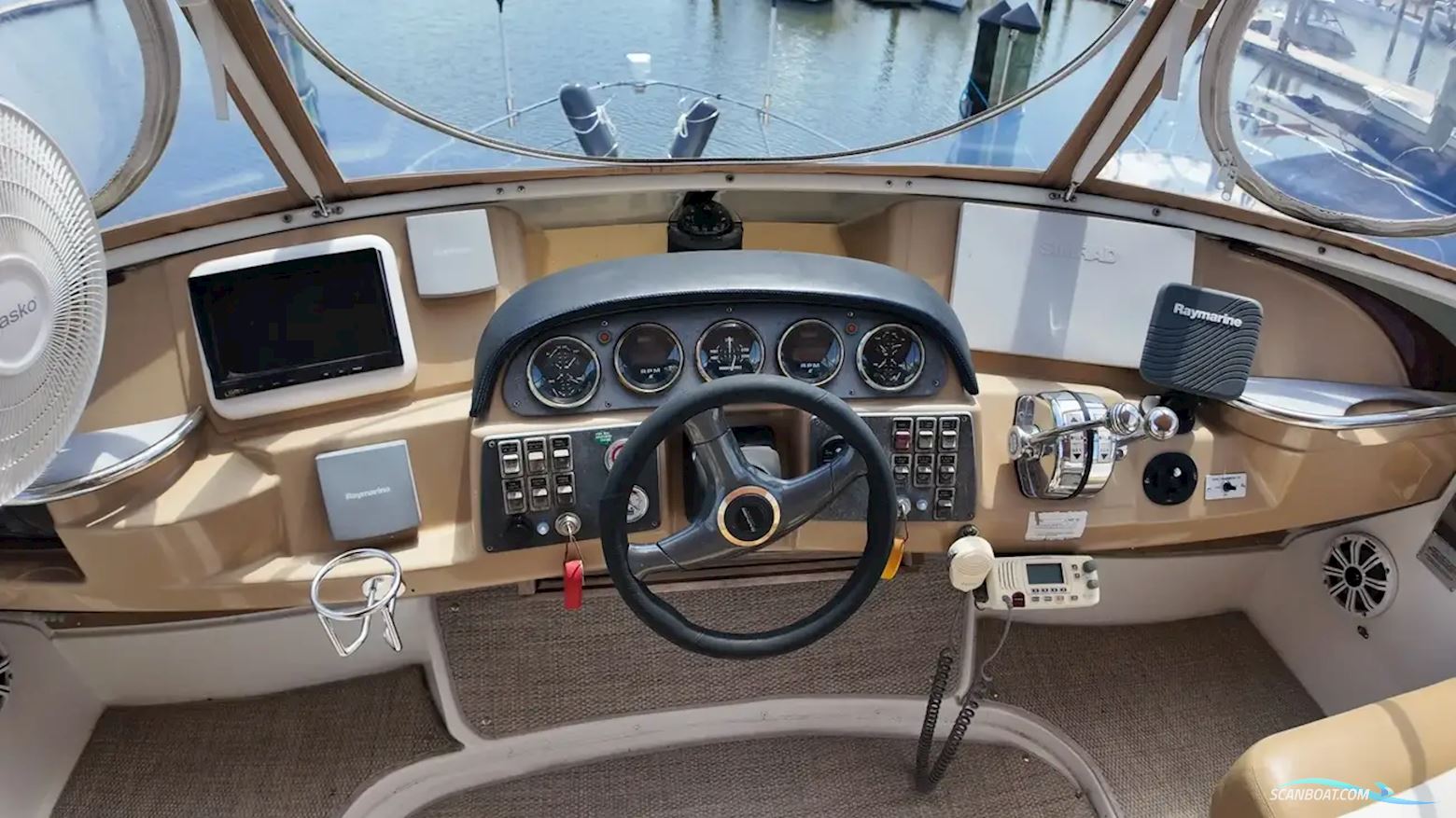 Carver 396 Motor Yacht