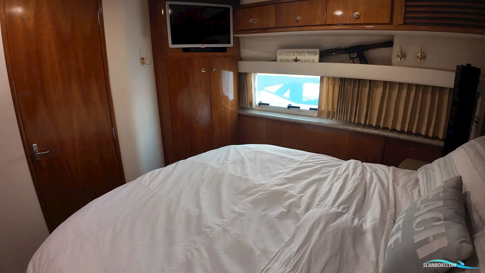 Carver 396 Motor Yacht