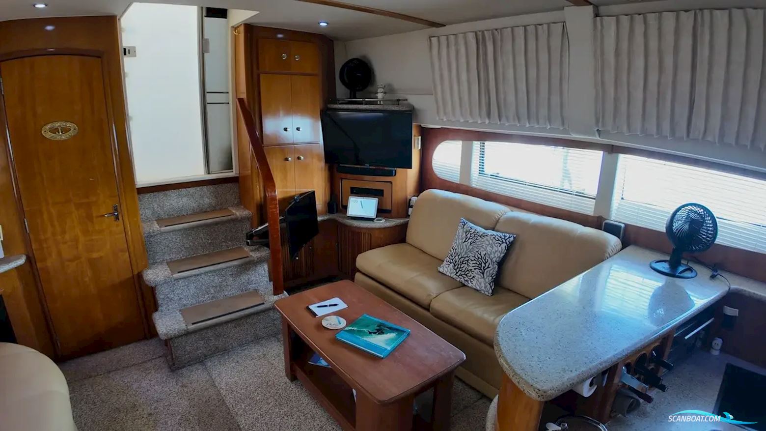 Carver 396 Motor Yacht