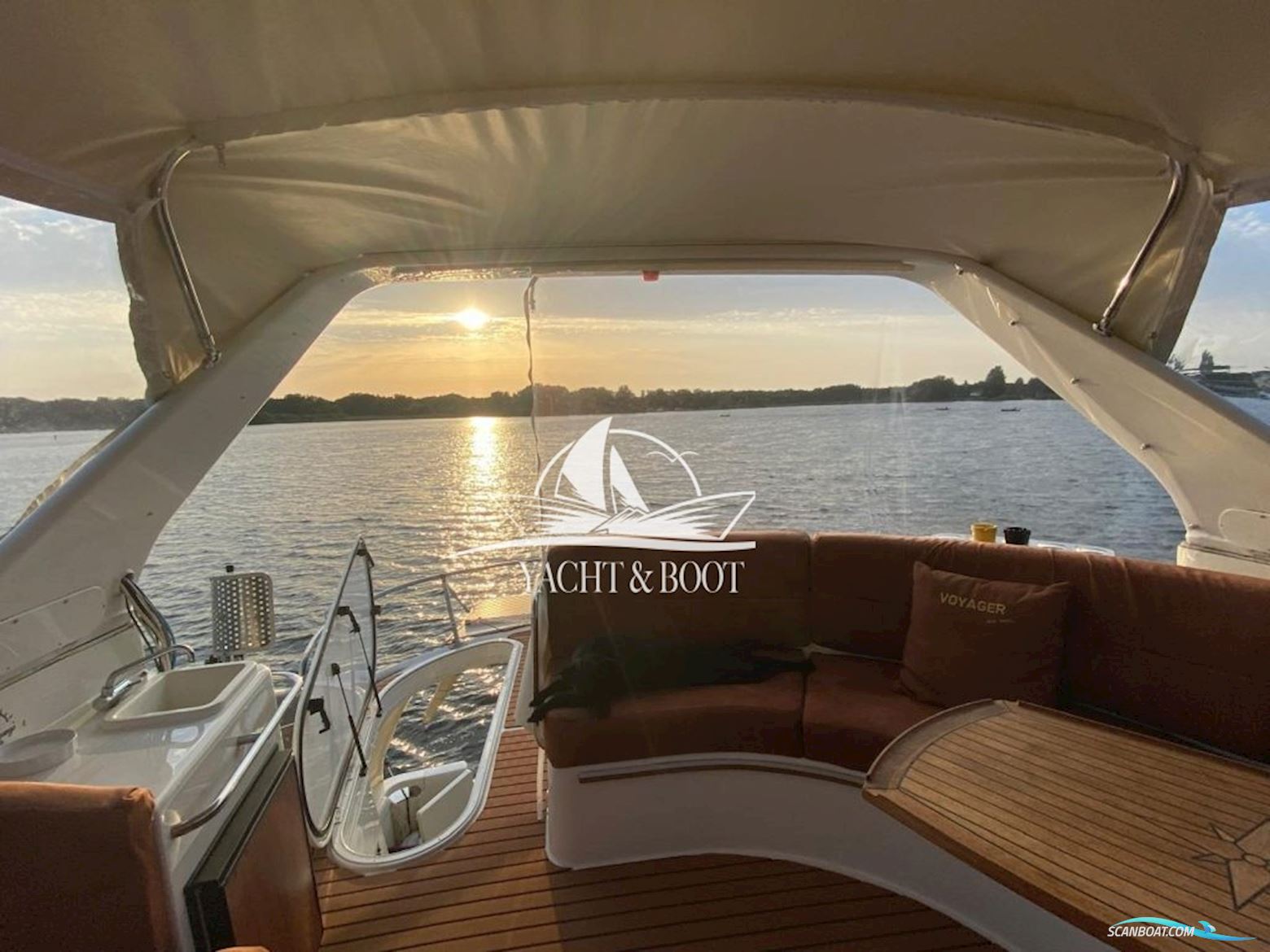 Carver 450 Voyager Pilothouse