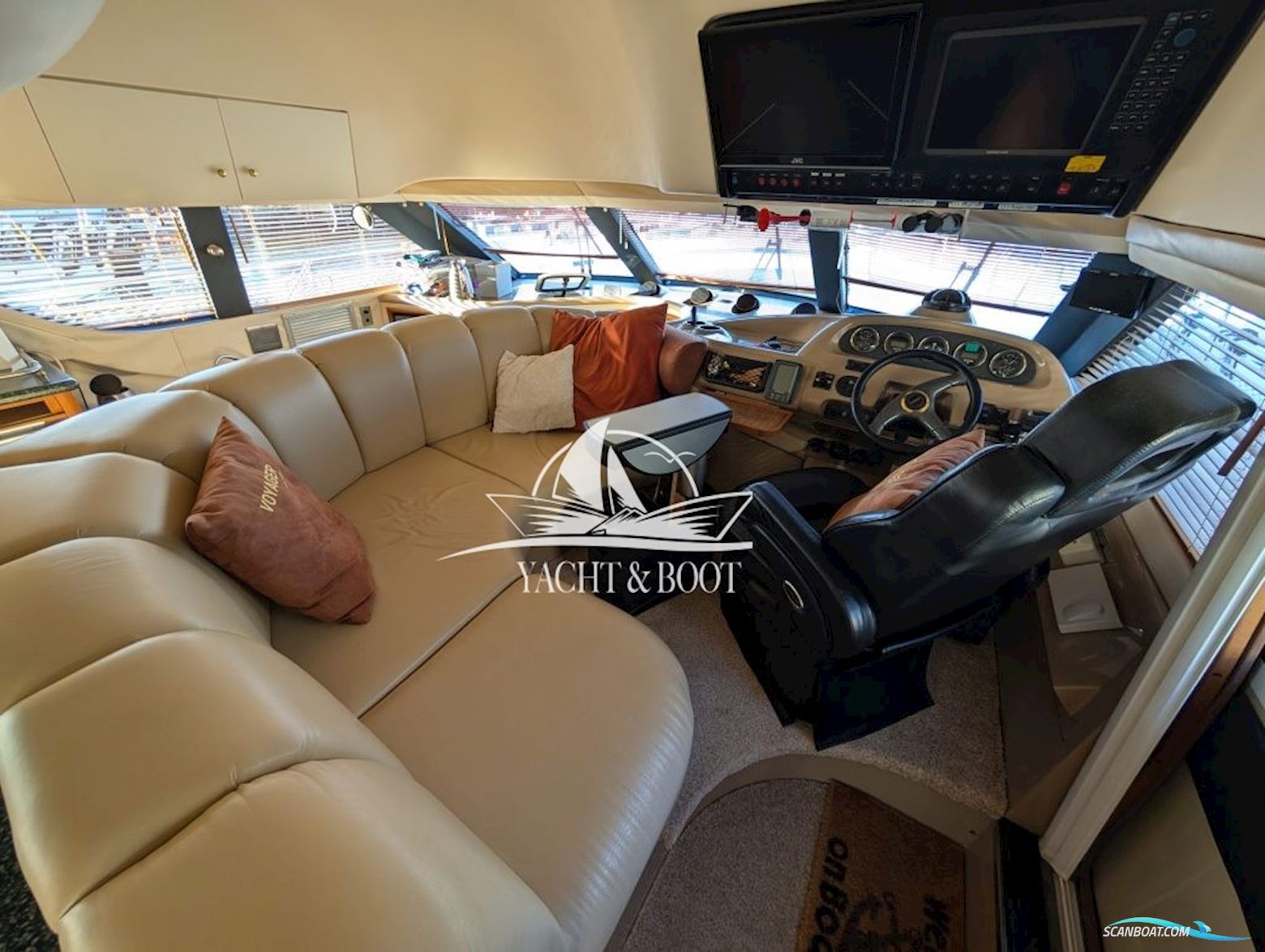 Carver 450 Voyager Pilothouse