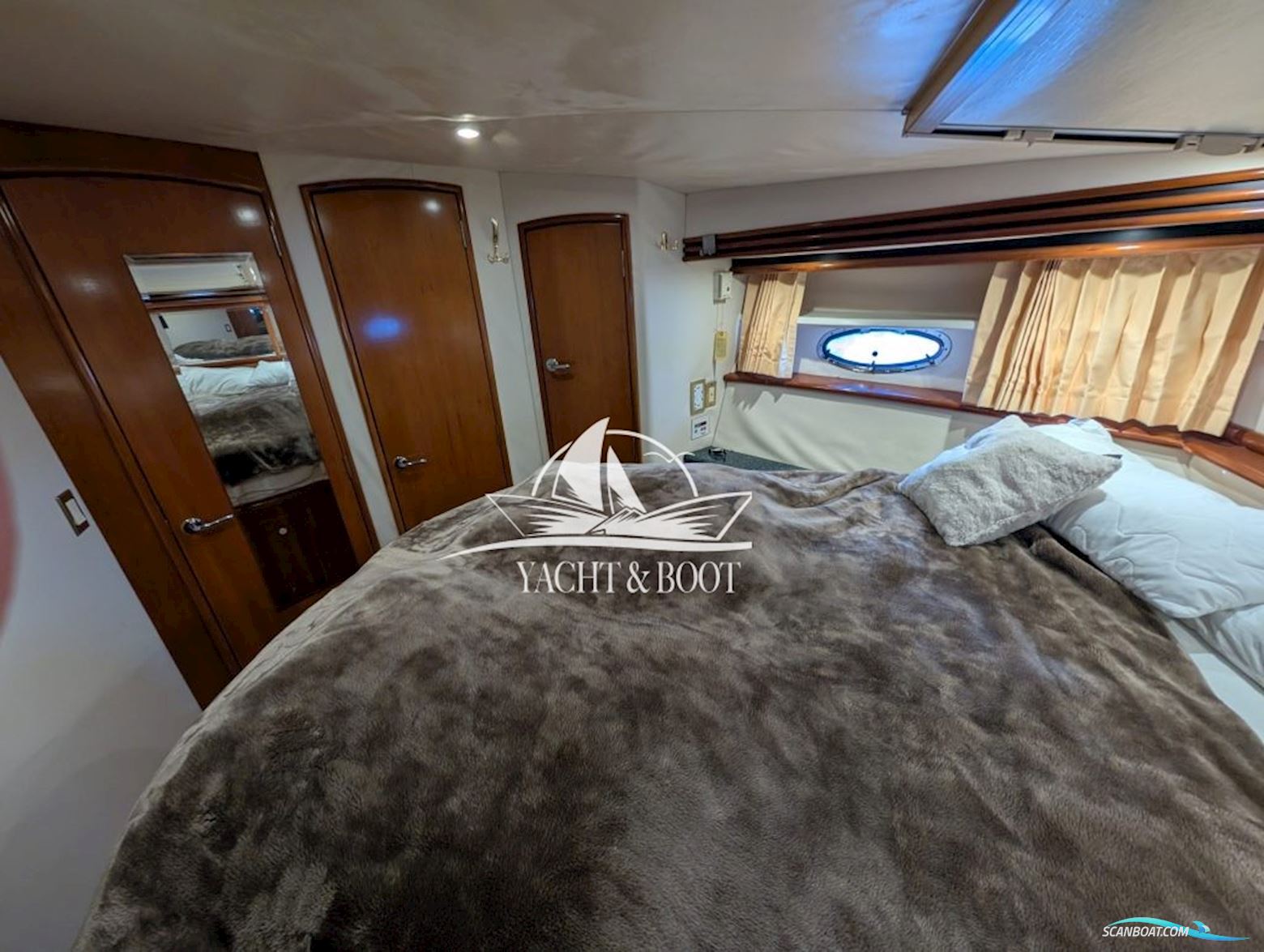 Carver 450 Voyager Pilothouse
