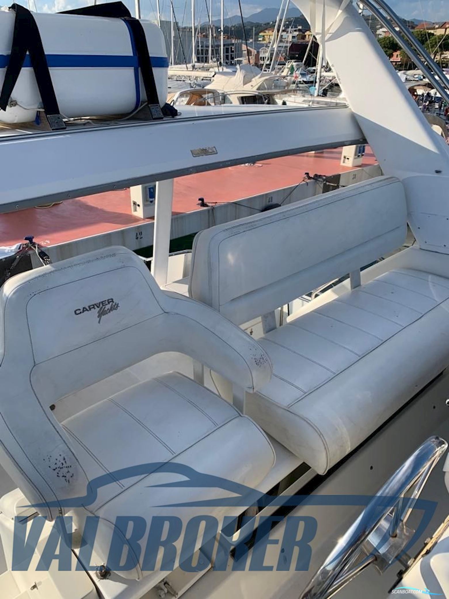 Carver Boat 400