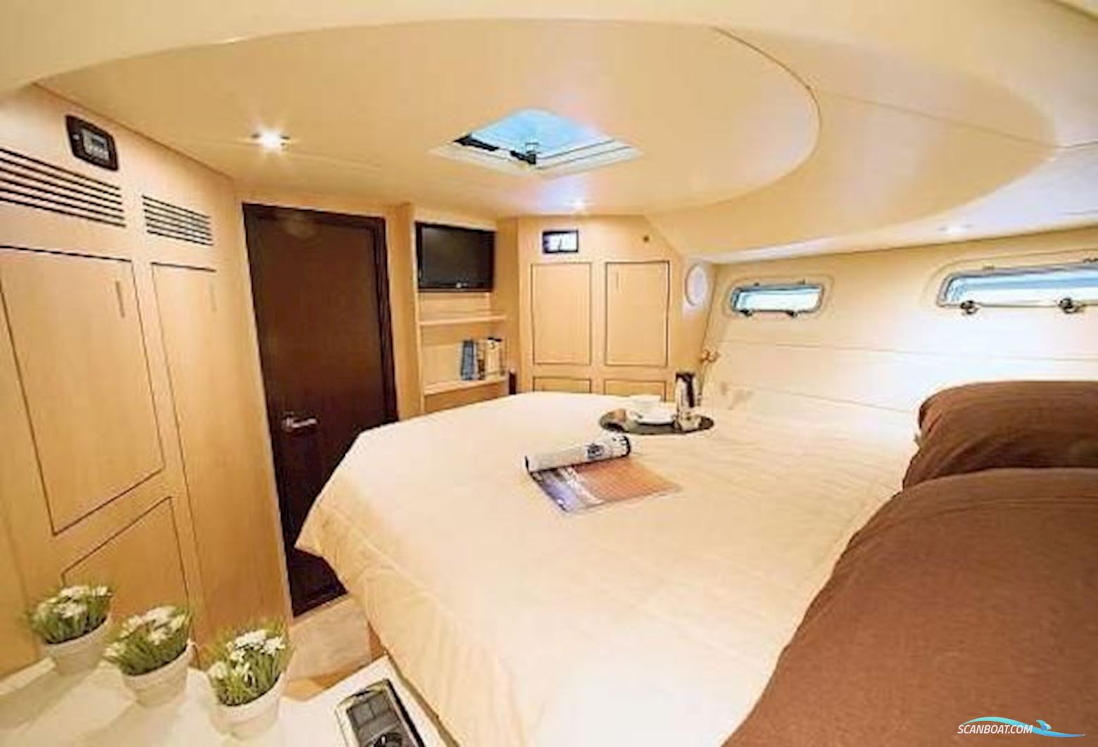 Ceelen & Bekker Typhon 37