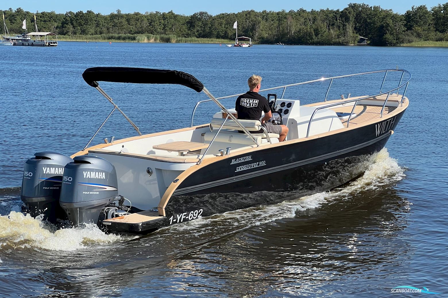 Center Console Blackfish Crossover 900