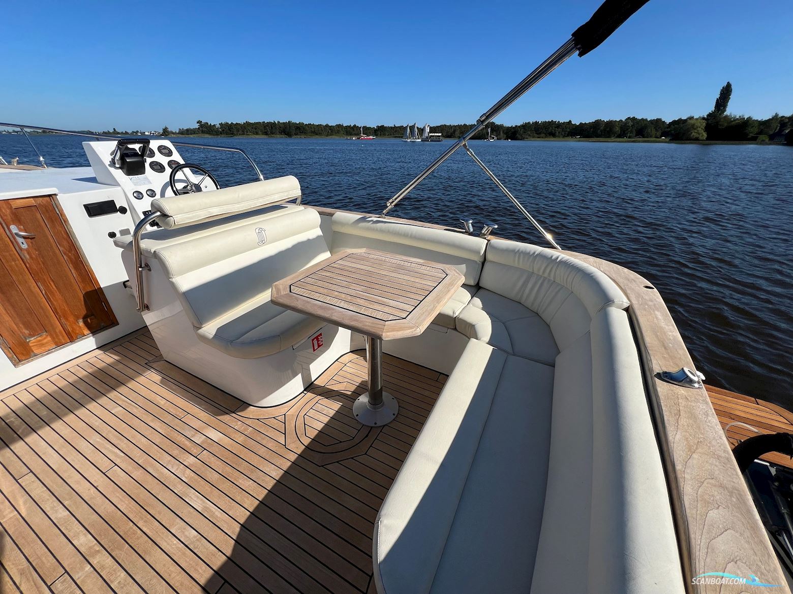 Center Console Blackfish Crossover 900