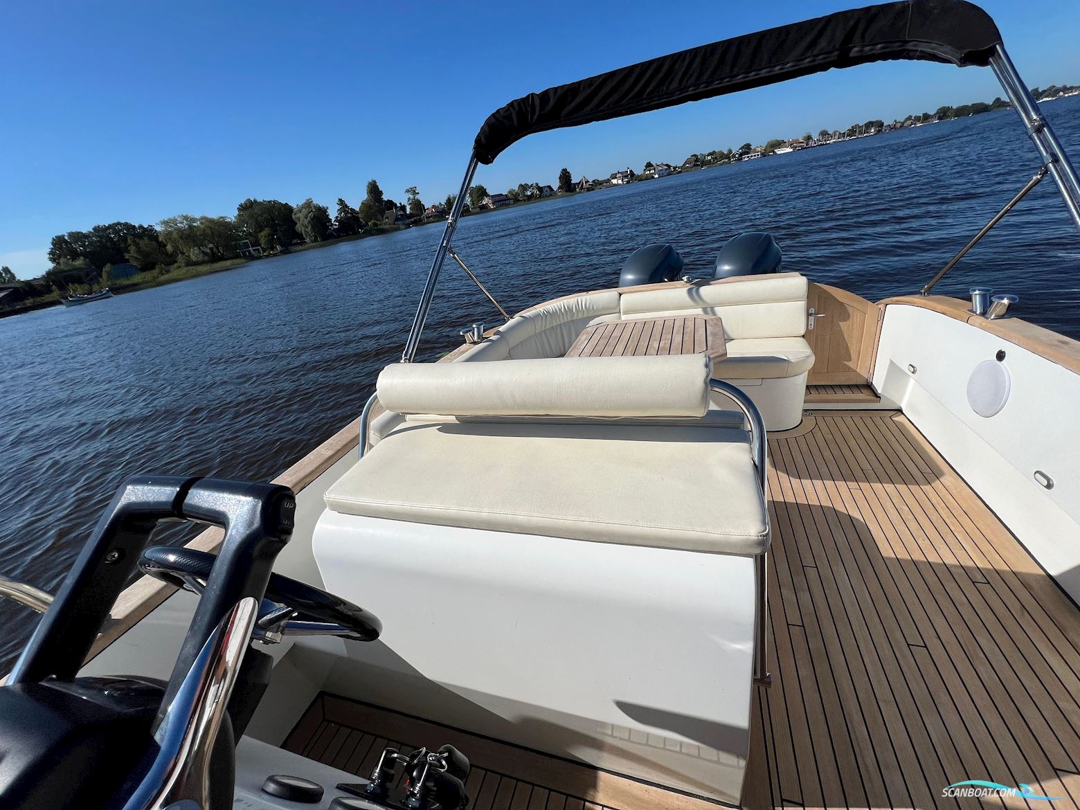 Center Console Blackfish Crossover 900