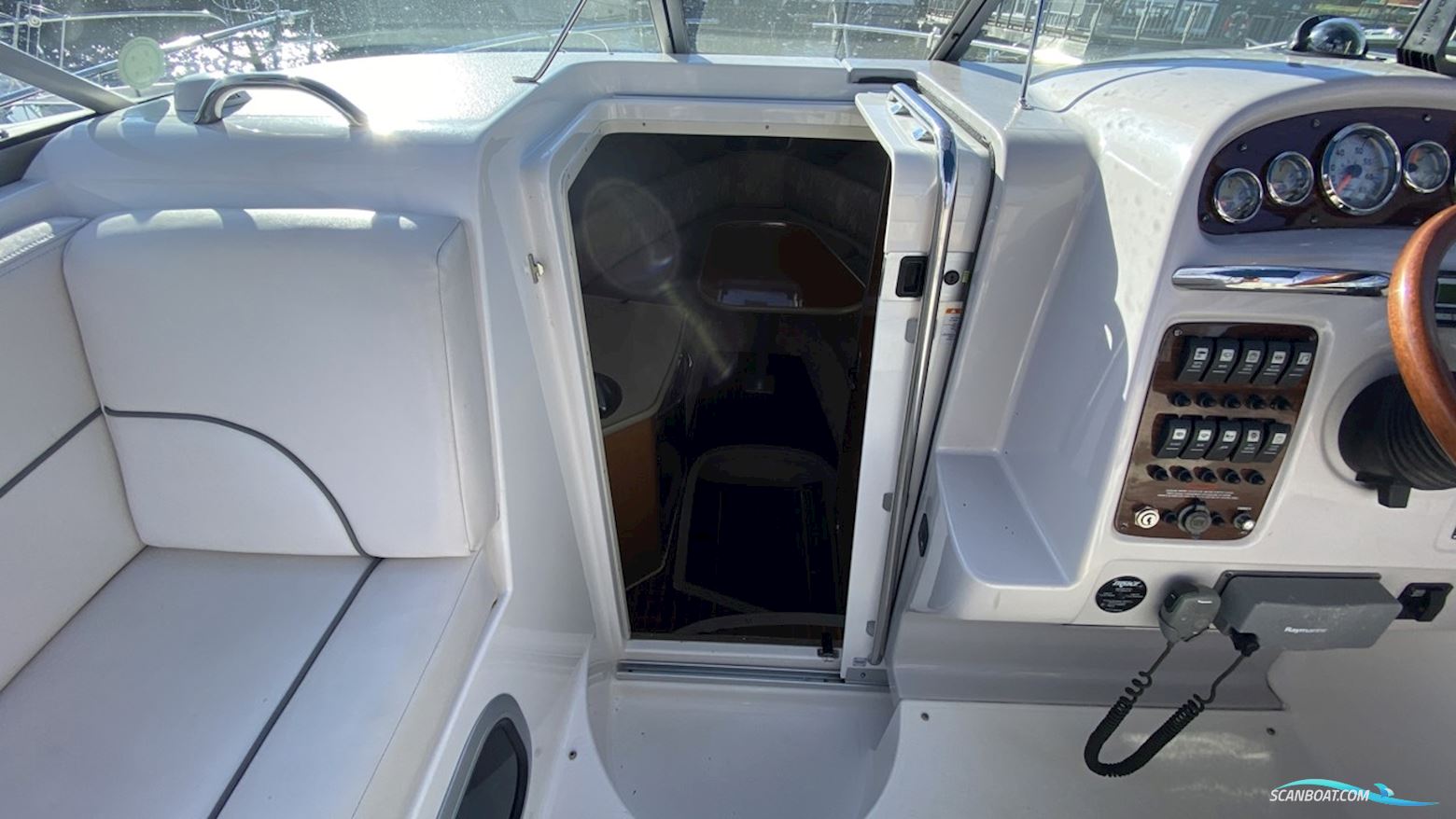 Chaparral 240 Signature
