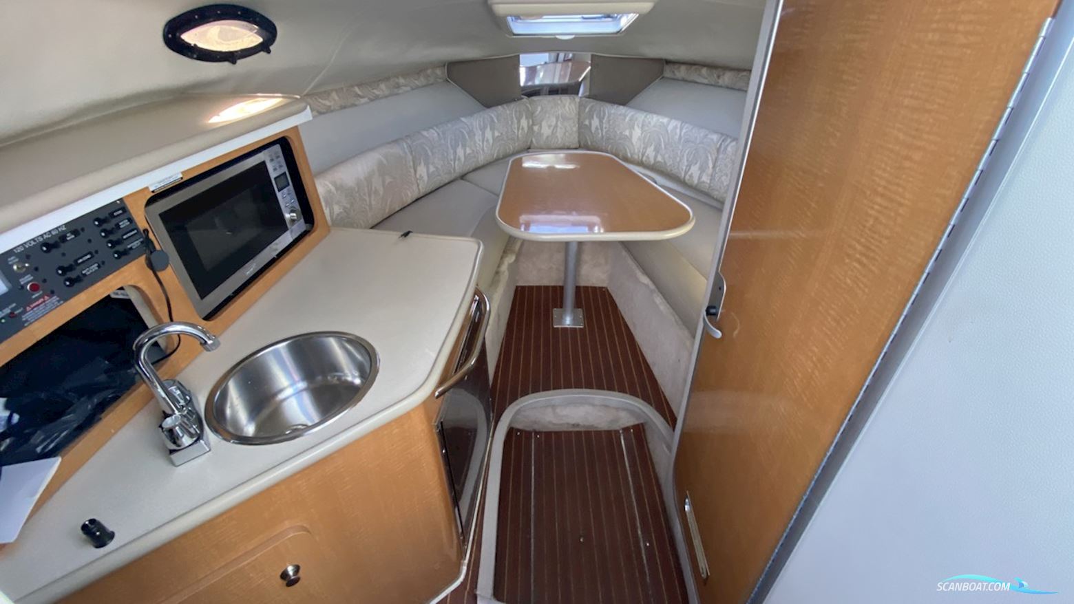 Chaparral 240 Signature