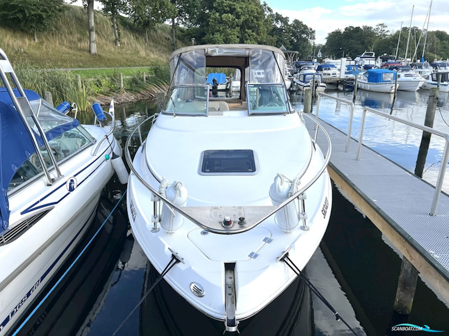 Chaparral 240 signature
