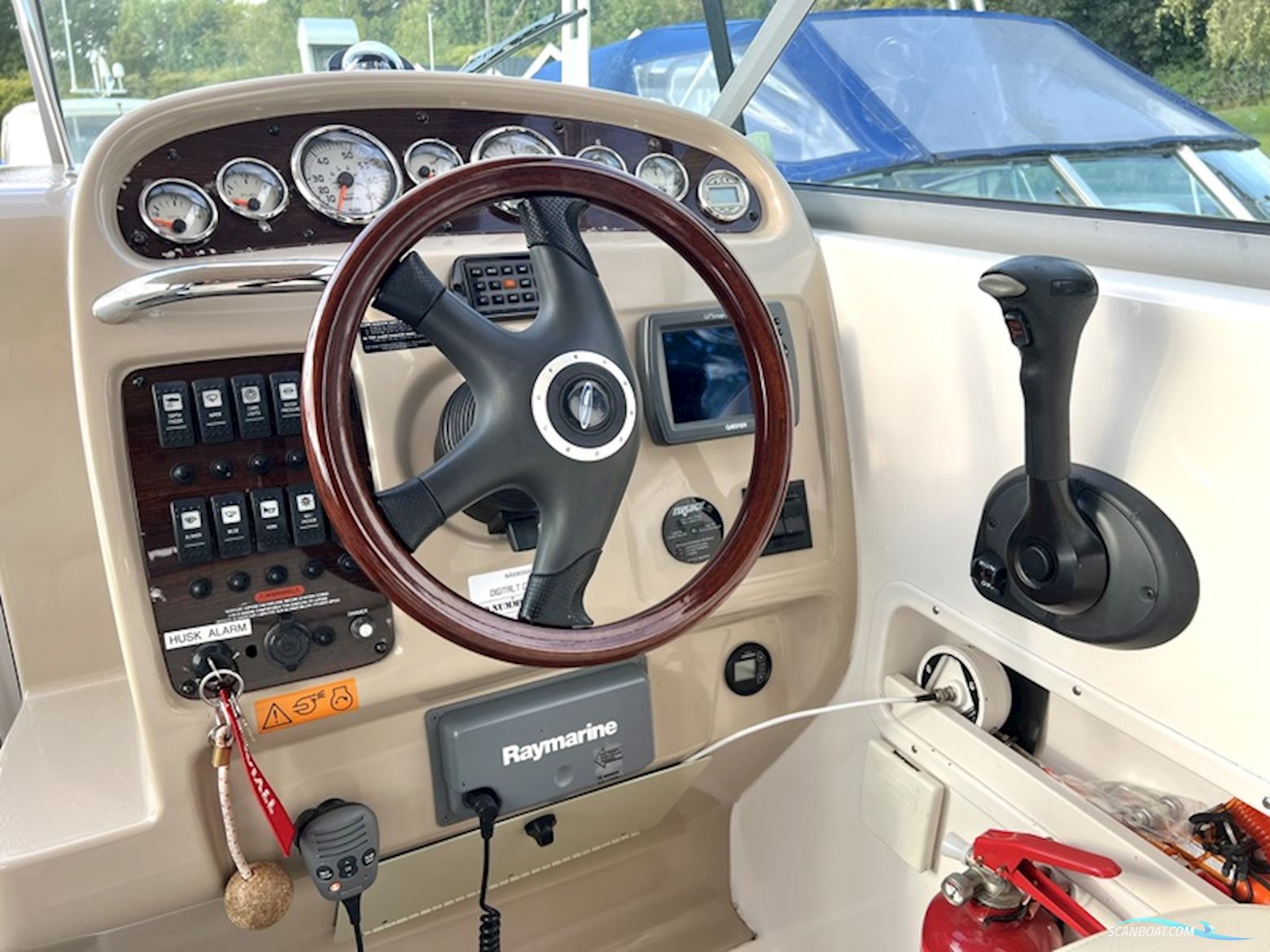 Chaparral 240 signature
