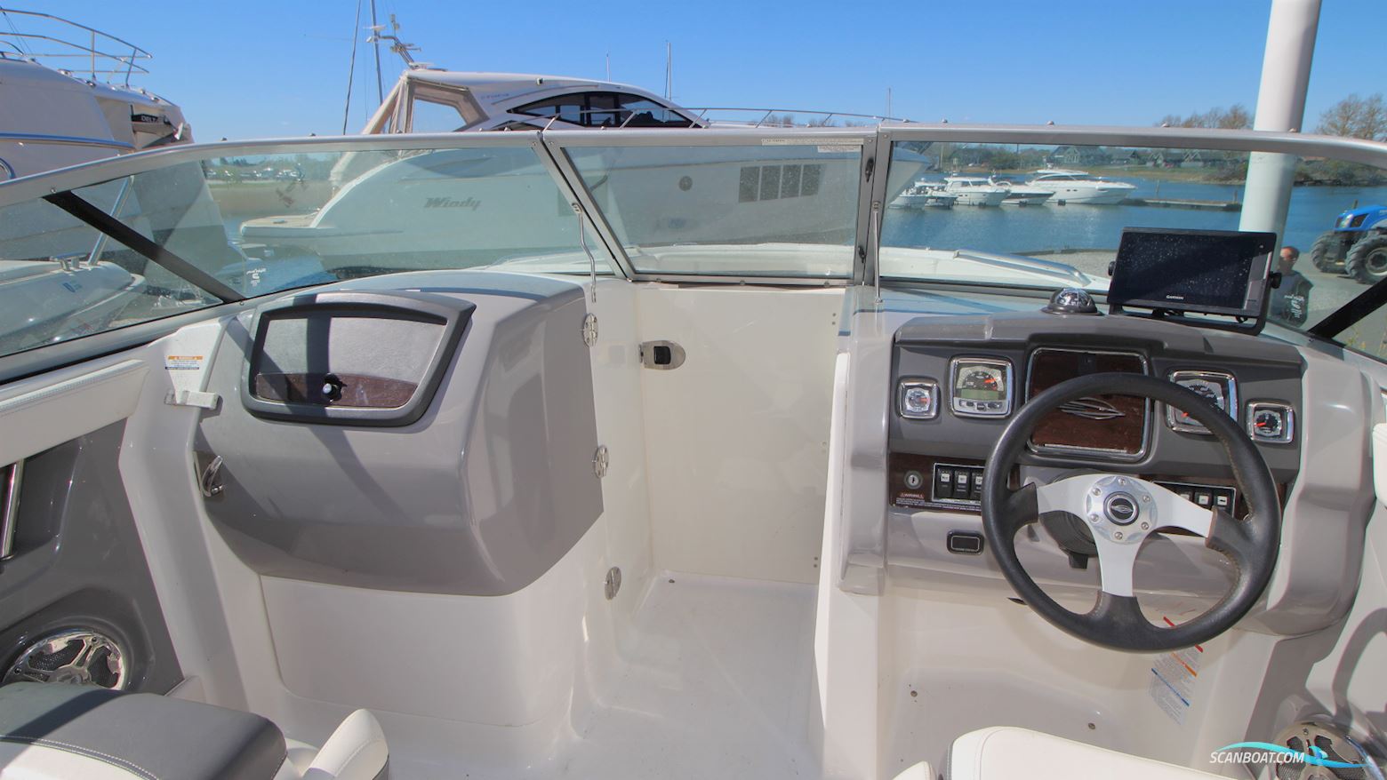 Chaparral 246 SSI Bowrider 
