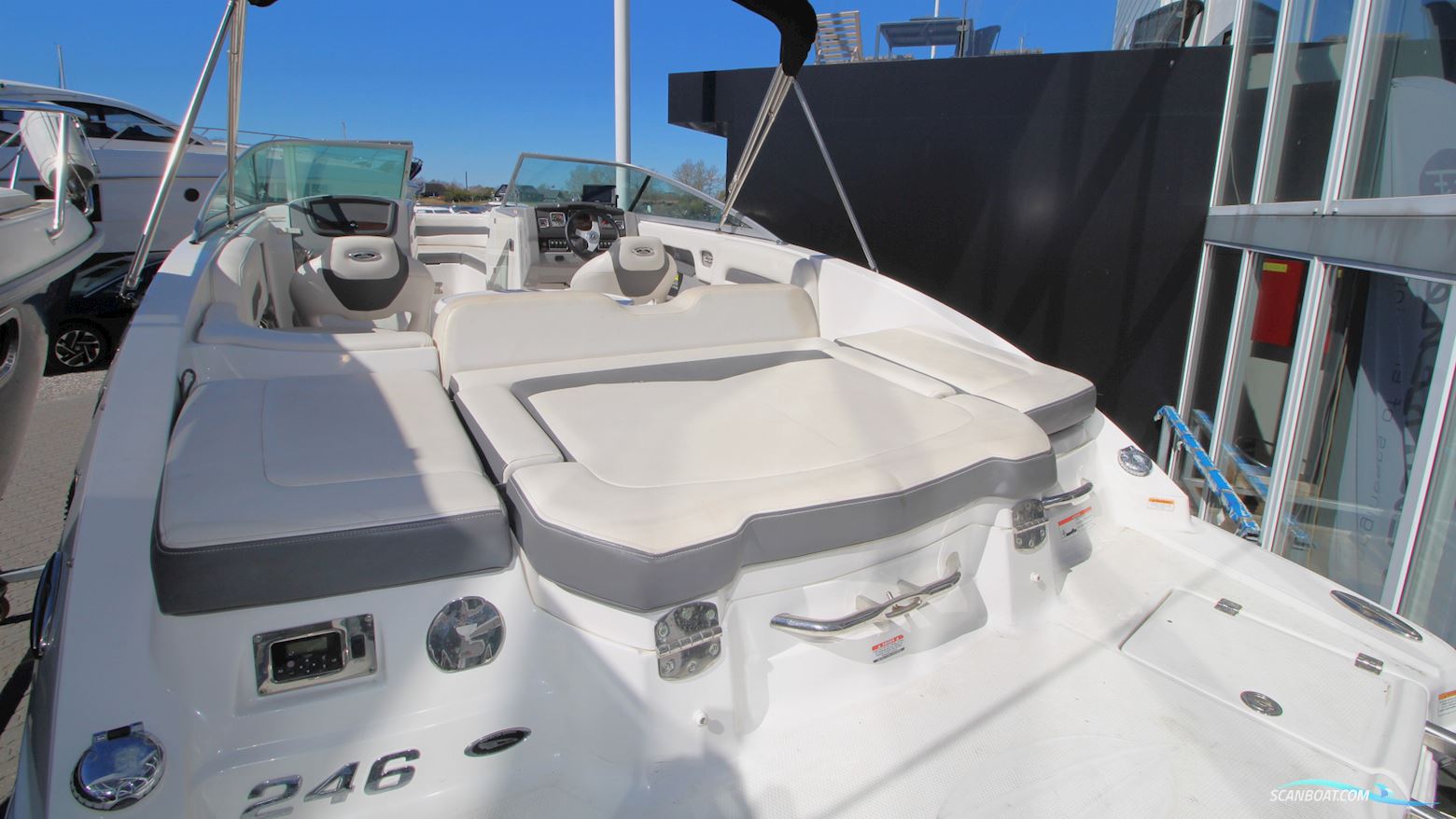 Chaparral 246 SSI Bowrider 