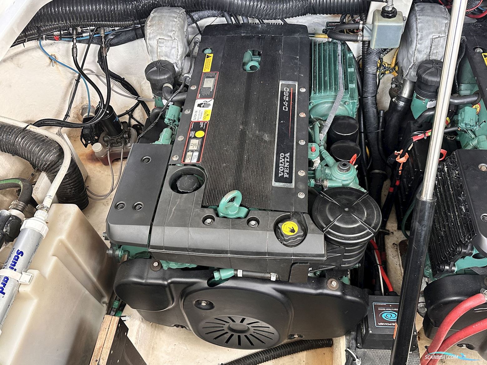 Chaparral 330 Signature