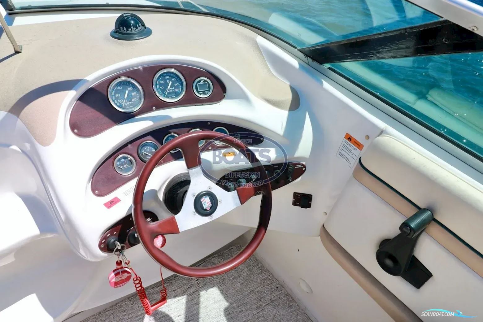 Chris Craft  245 cuddy laine