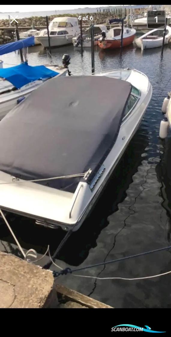 Chris Craft 233 cuddy cabin