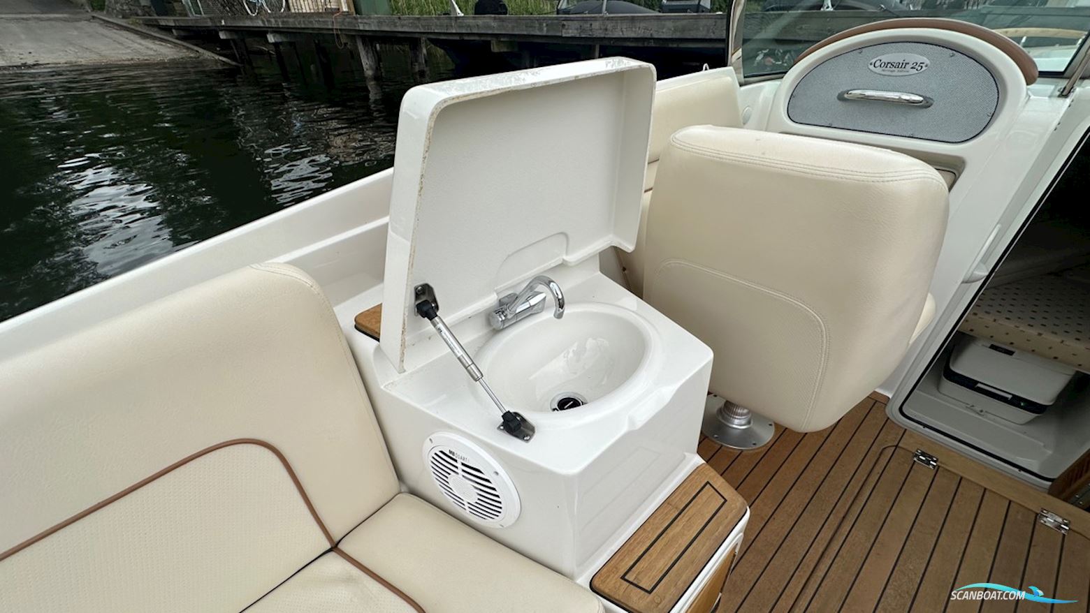 CHRIS CRAFT 25 CORSAIR