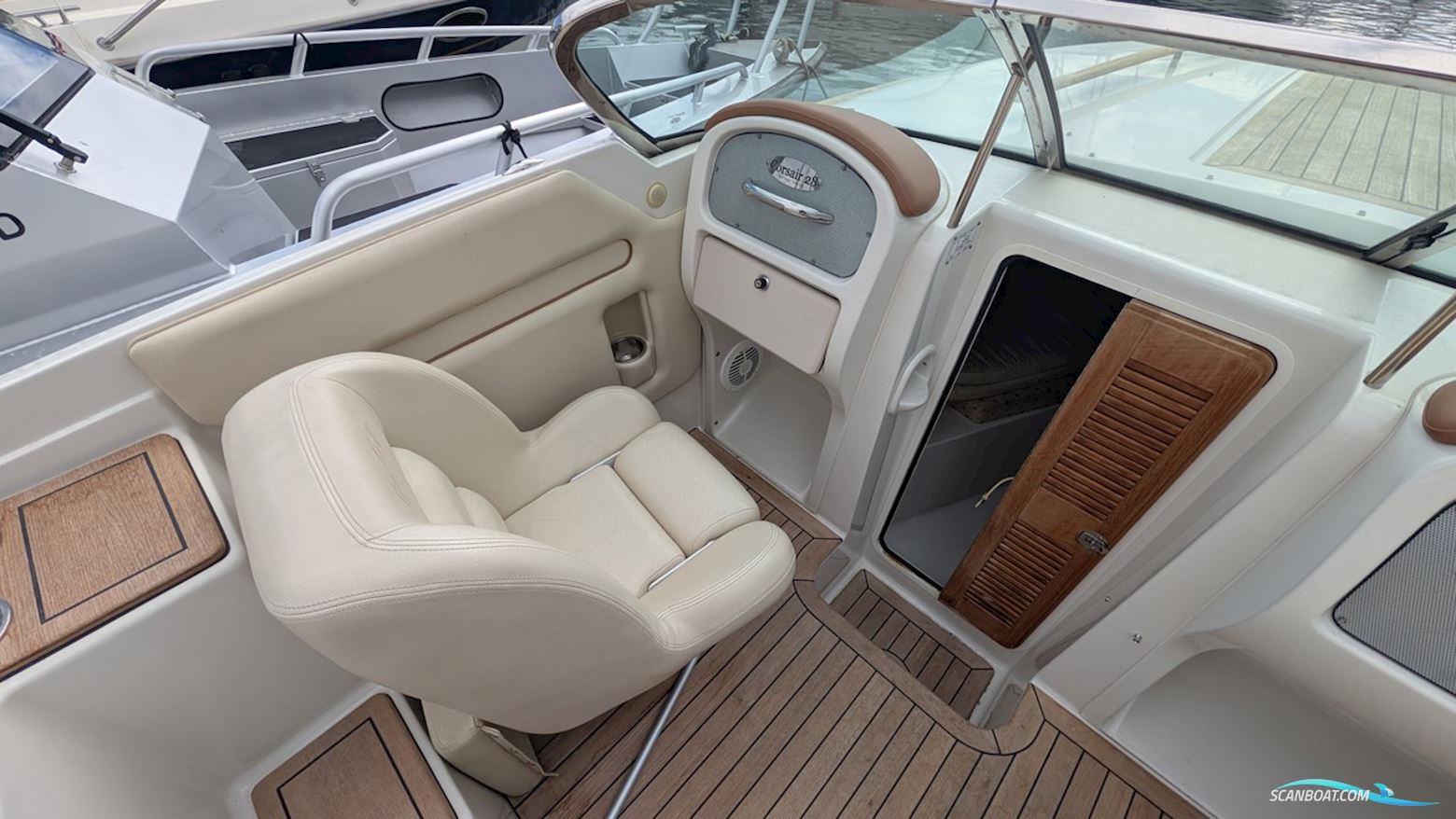 CHRIS CRAFT 28 CORSAIR