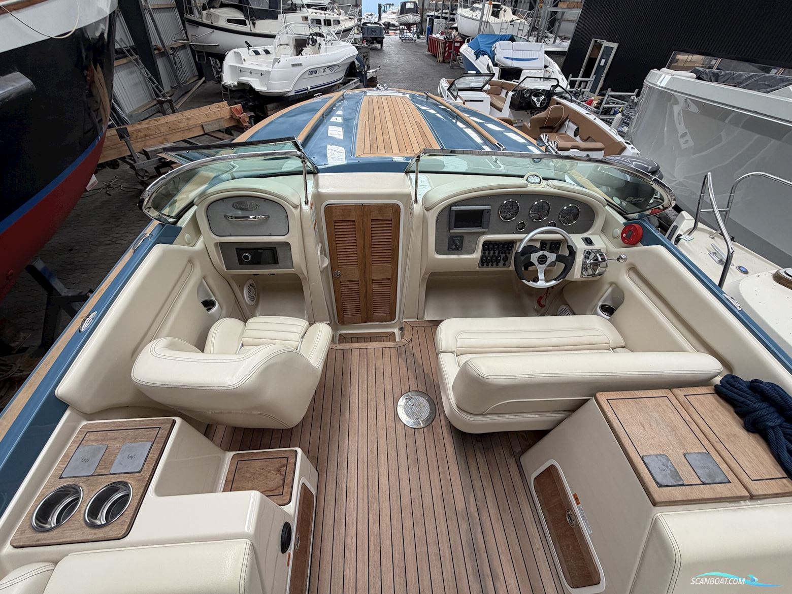 Chris Craft 28 Corsair