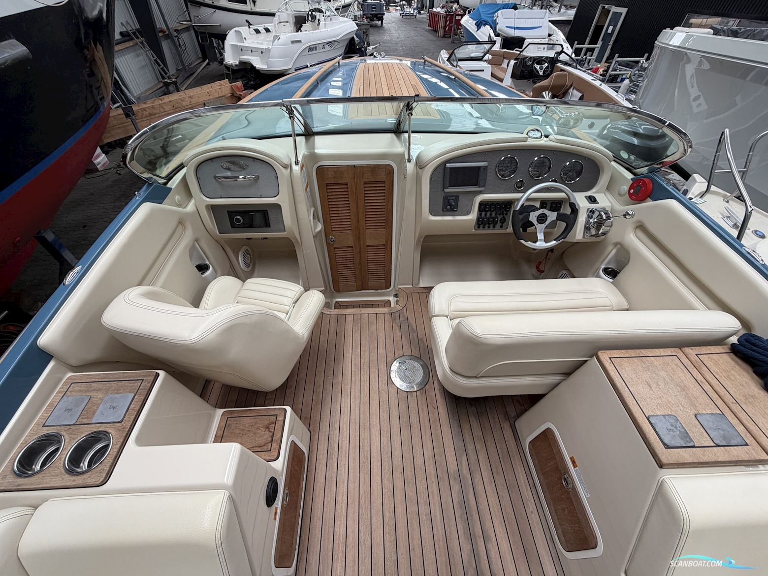 Chris Craft 28 Corsair